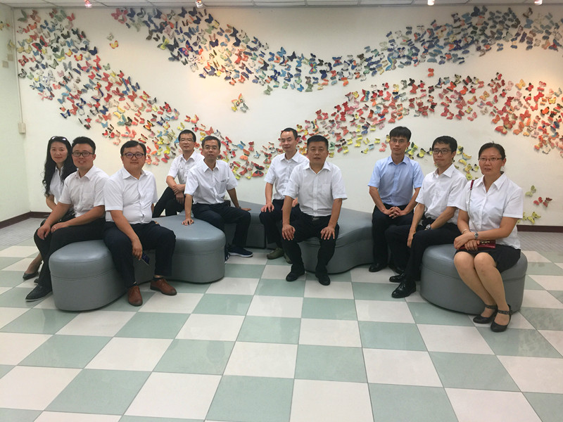 朝阳科技大学图书馆合影